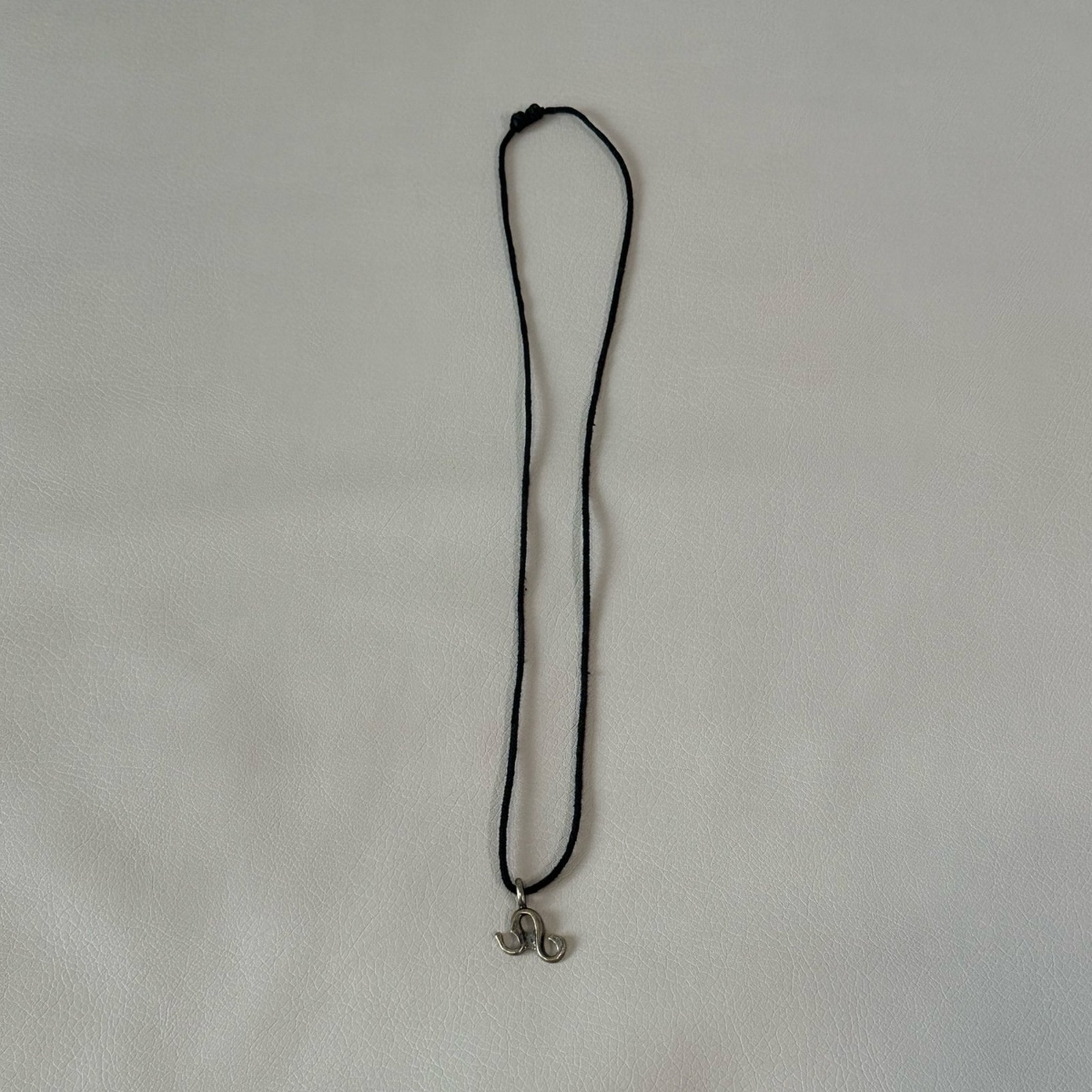 Leo Astrology Sign Rope Charm Necklace 15$